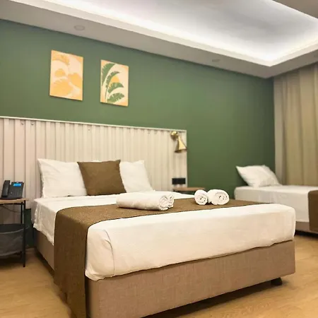 Hotel Red Castle & Pub 3*