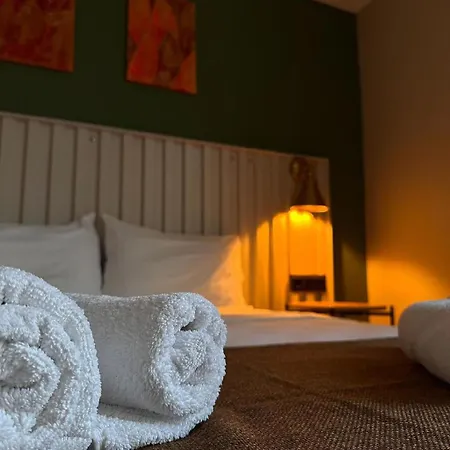Hotell Red Castle & Pub 3*