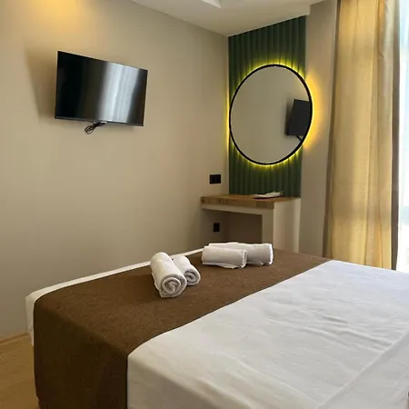 Hotel Red Castle & Pub