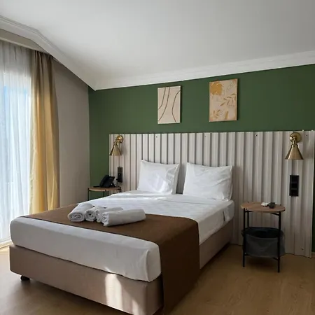 Hotel Red Castle & Pub Belek