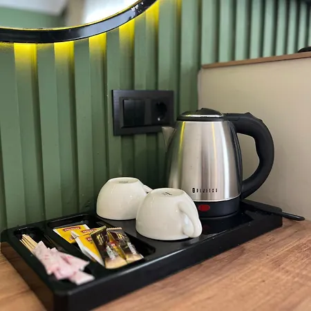 Red Castle & Pub Hotel