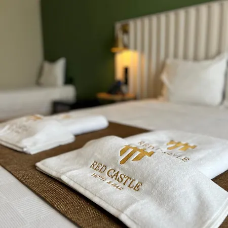Red Castle & Pub Hotel 3*