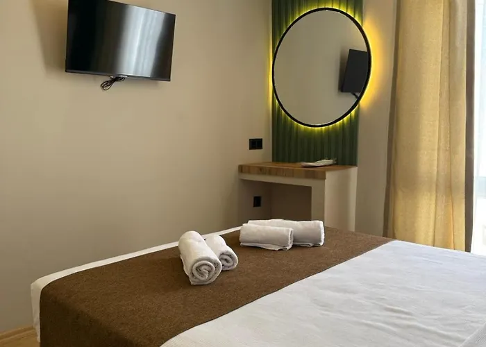 Hotel Red Castle & Pub