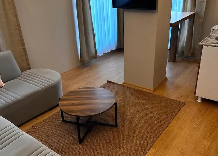 Hotel Red Castle & Pub 3*