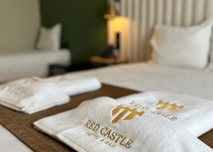 Red Castle & Pub Hotel 3*