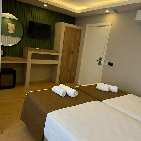 Hotel Red Castle & Pub Belek