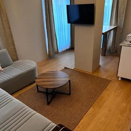 Отель Red Castle & Pub 3*